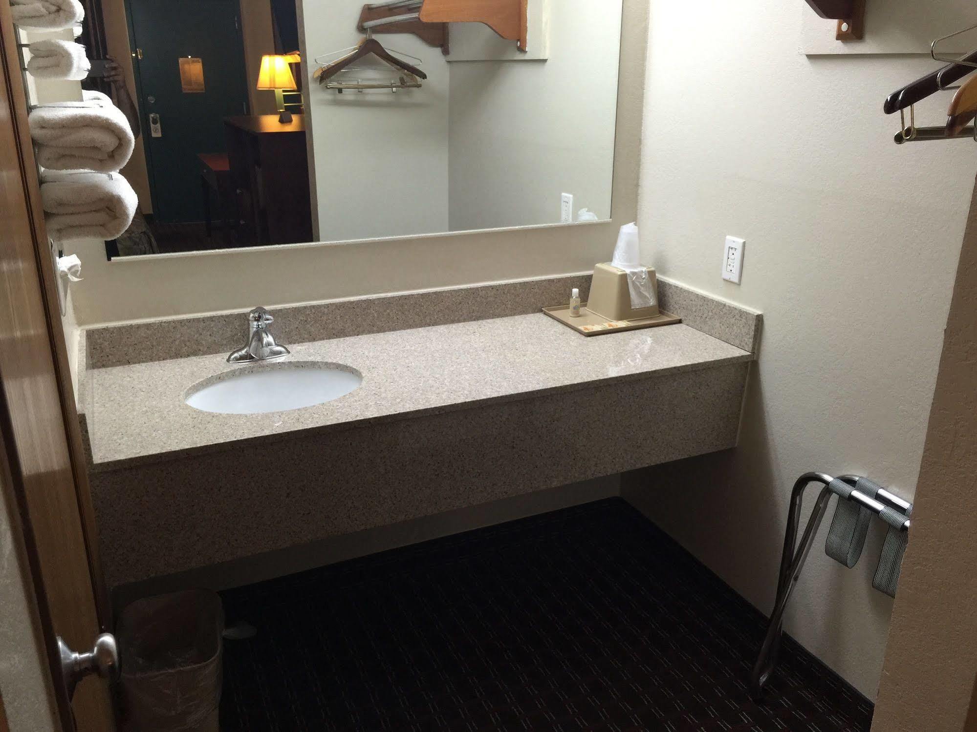 Executive Inn And Suites Dyersburg Eksteriør bilde